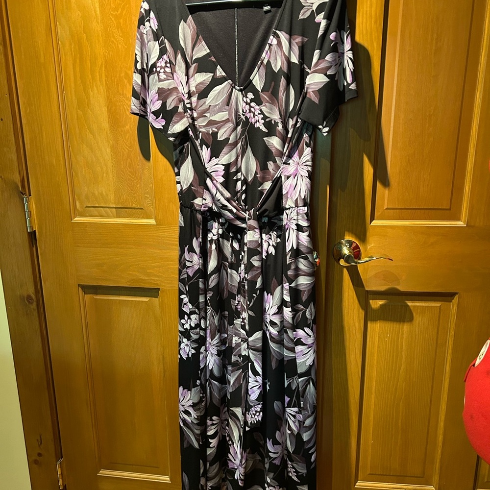 Floral V-Neck Jumpsuit- Black and Purple. 🥭